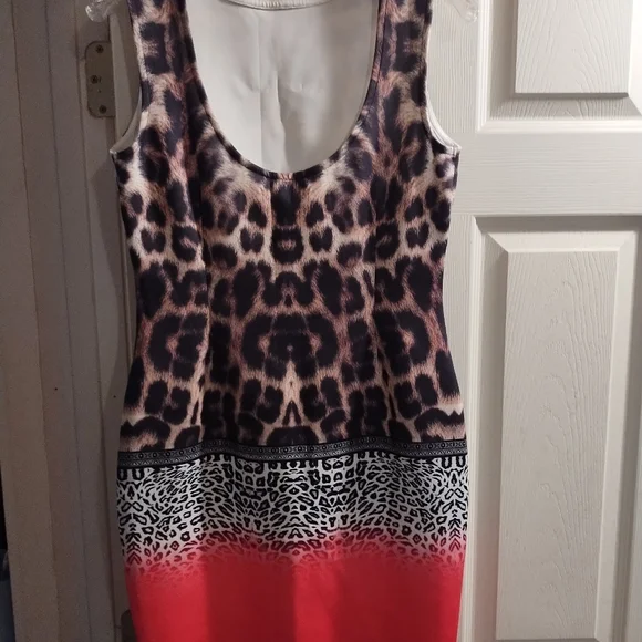 NWOT VENUS Brown and Tan Sheath Above The Knee Length Crew Neck Sleeveless Dress - Picture 3 of 5